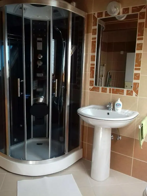 Erzsebet Vendeghaz Es Apartman Hajdúszoboszló Apartament
